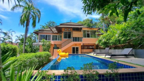 Idyllic 2-Level Villa Hillside near Big Buddha